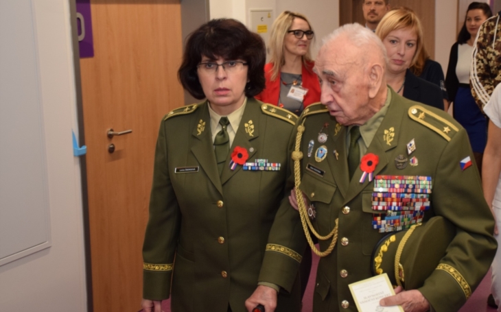 ÚVN Praha: Armáda proti koronaviru. Vojáci v první linii i v týlu s veterány
