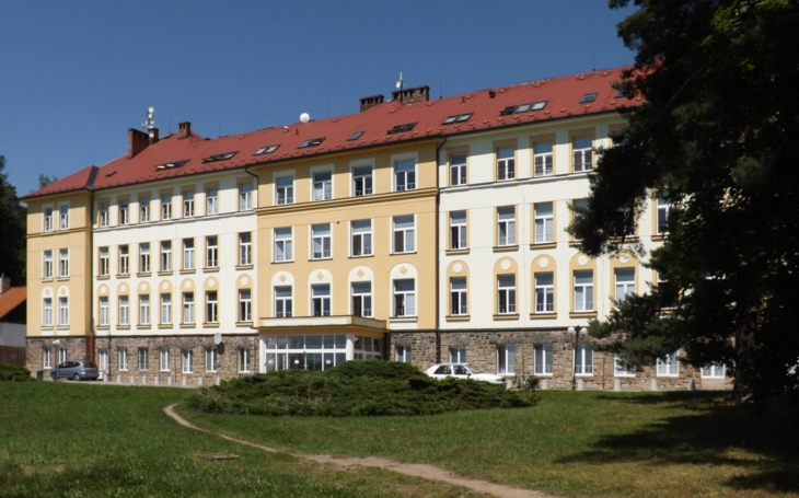 MN Dvůr Králové nad Labem: Výsledek covid testu hospitalizovaných pacientů nově již za 15 minut