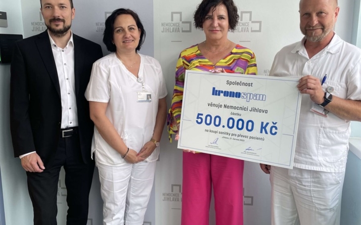 Nemocnice Jihlava: Pacienty bude převážet nová sanitka