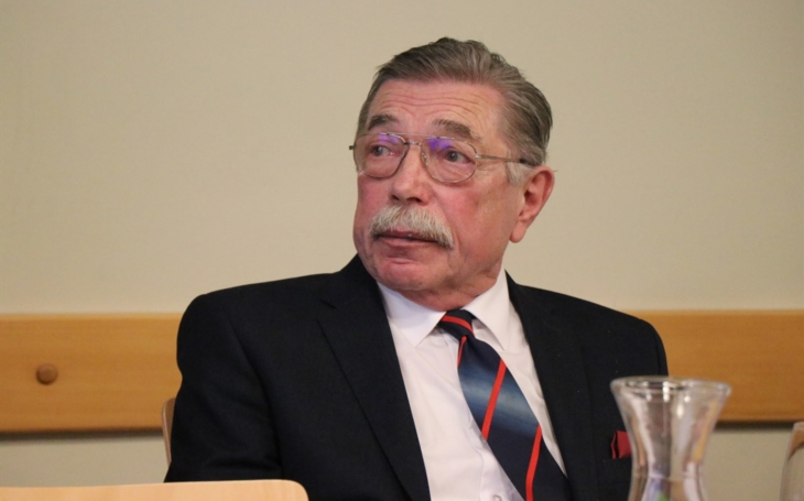 MUDr. Jiří Šustáček: „Lékařem by neměl být člověk, který nemá rád lidi.“